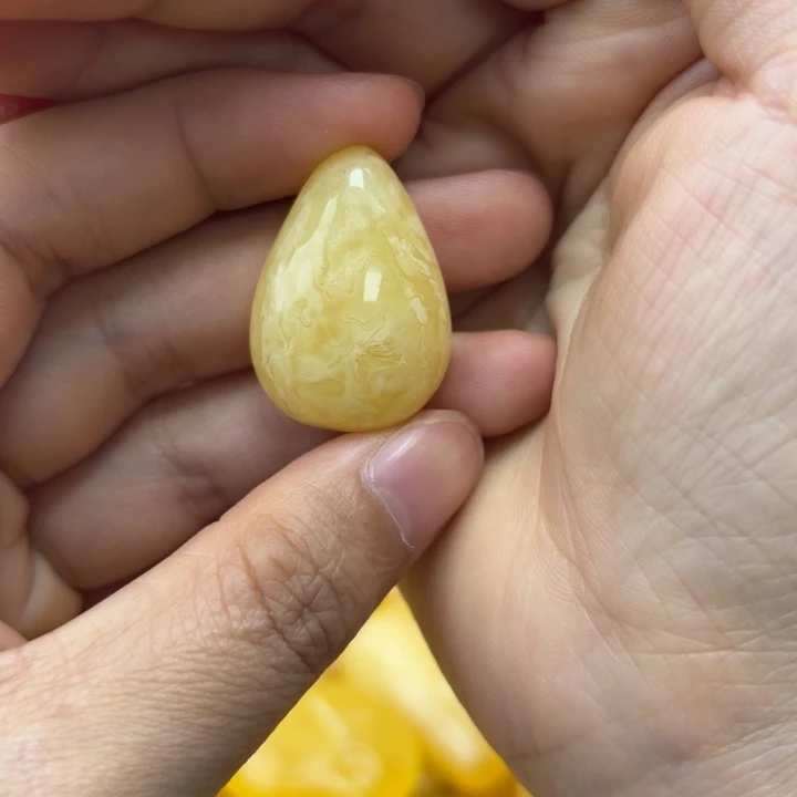 未镶嵌蜜蜡珠宝奇石