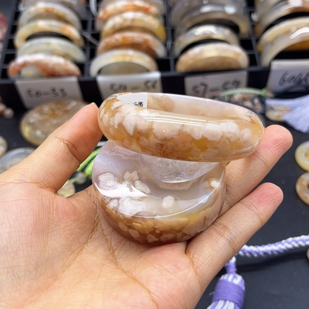 故***⁺未镶嵌颈饰玛瑙/玉髓