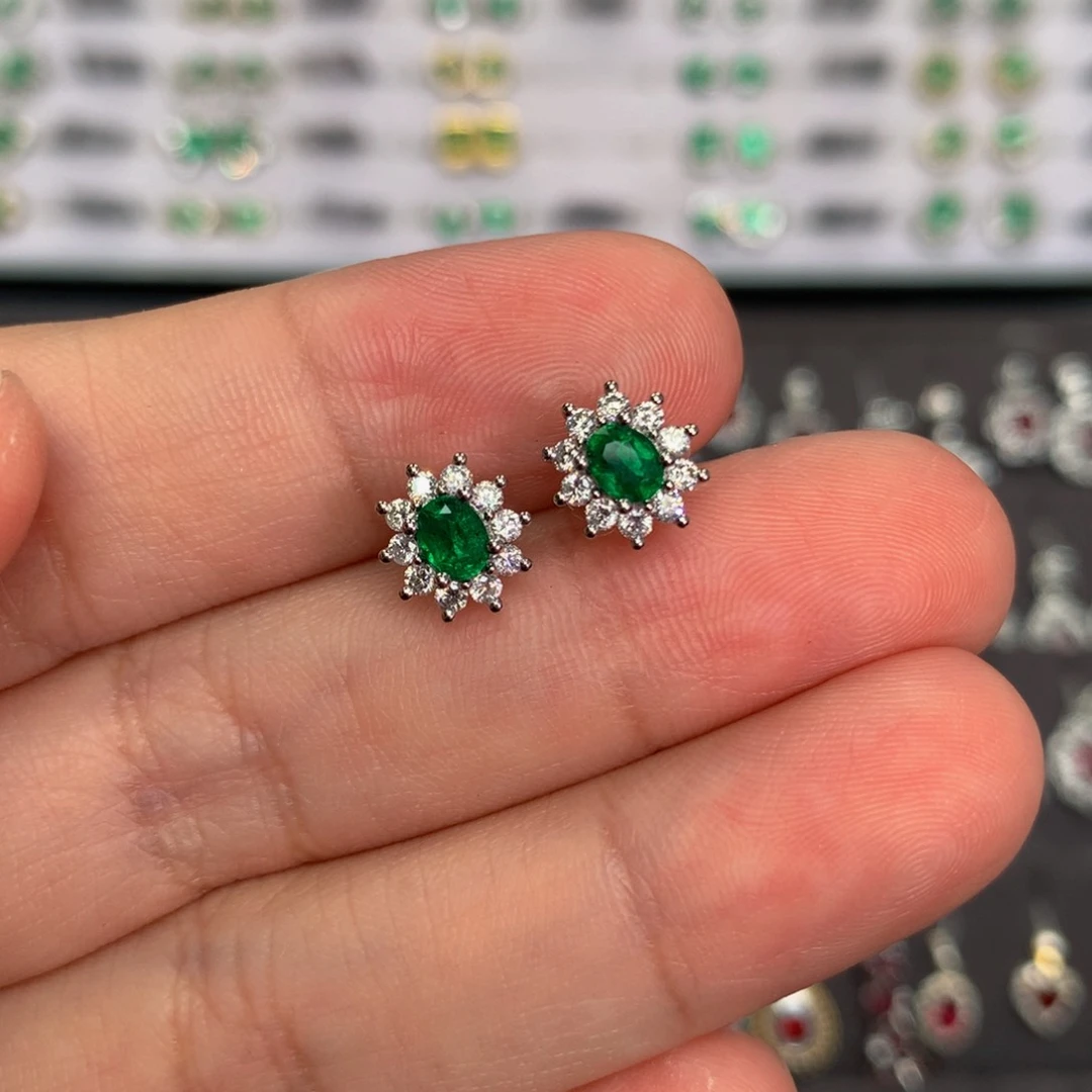 祖母绿耳饰18K金镶嵌