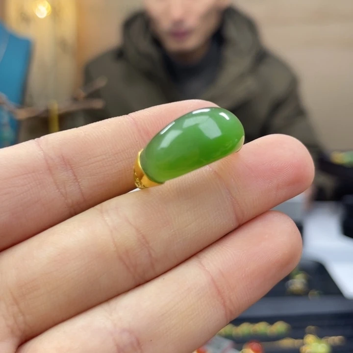 和田玉18K金镶嵌颈饰