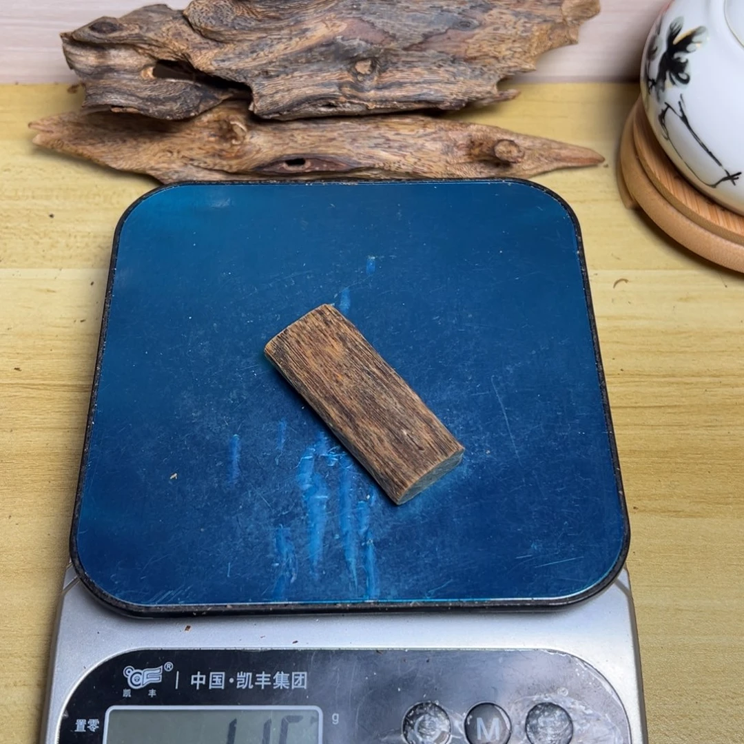 许***别树脂制品天然淳化老白棋母树随型牌子11.6克