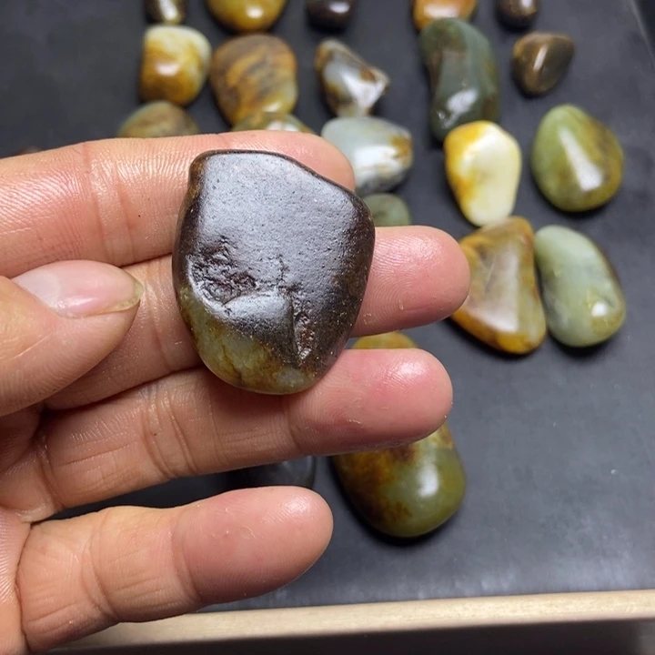 名***剑和田玉（糖玉）未镶嵌珠宝奇石