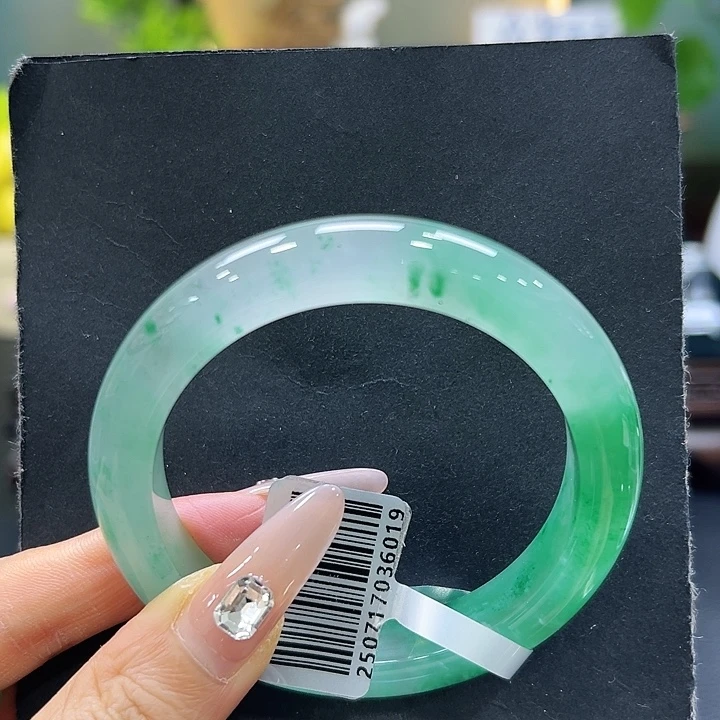 石英质玉（非洲翠）未镶嵌手镯57-58