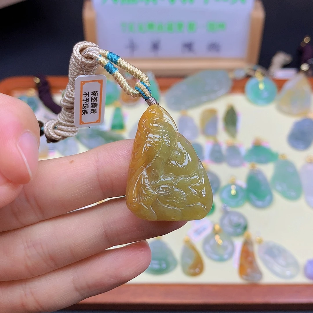 翡翠未镶嵌颈饰翡翠