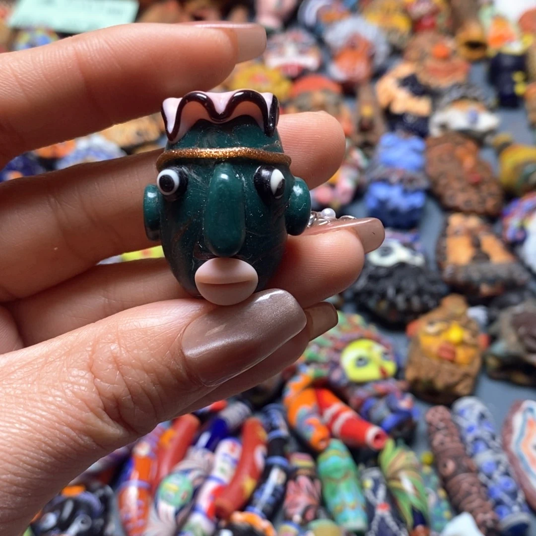 琉璃颈饰印度尼西亚琉璃娃娃