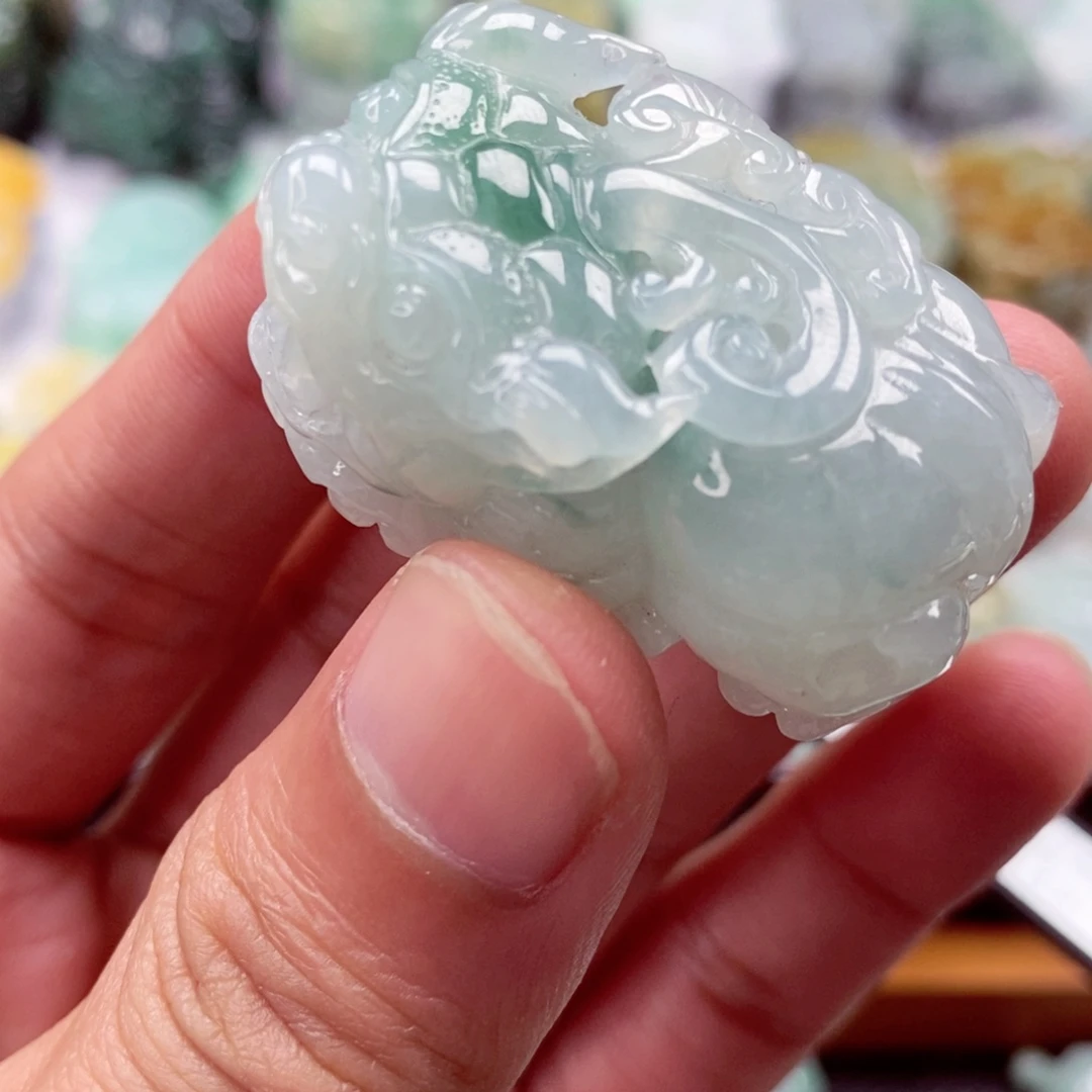 翡翠颈饰未镶嵌翡翠