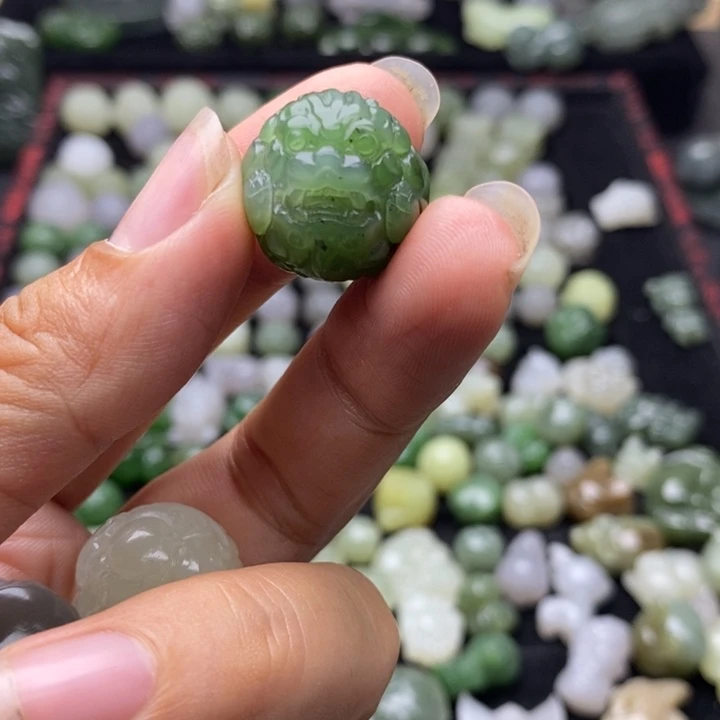 忕***࿐颈饰未镶嵌和田玉