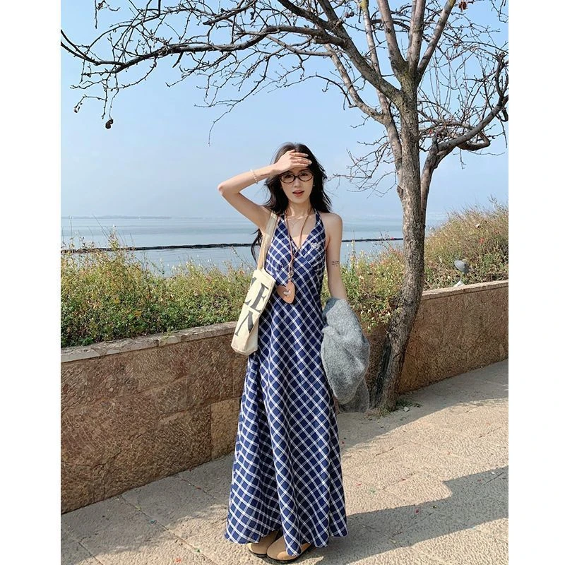 新款韩版街头风高级感显瘦挂脖字长裙女2022夏季复古撞色格纹纯