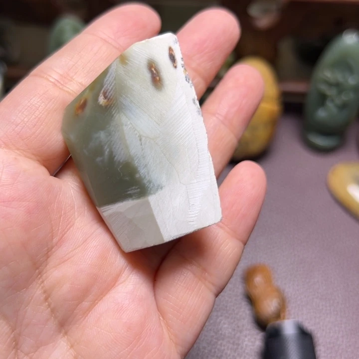 悠***～岫岩河磨玉（透闪石质玉）未镶嵌颈饰