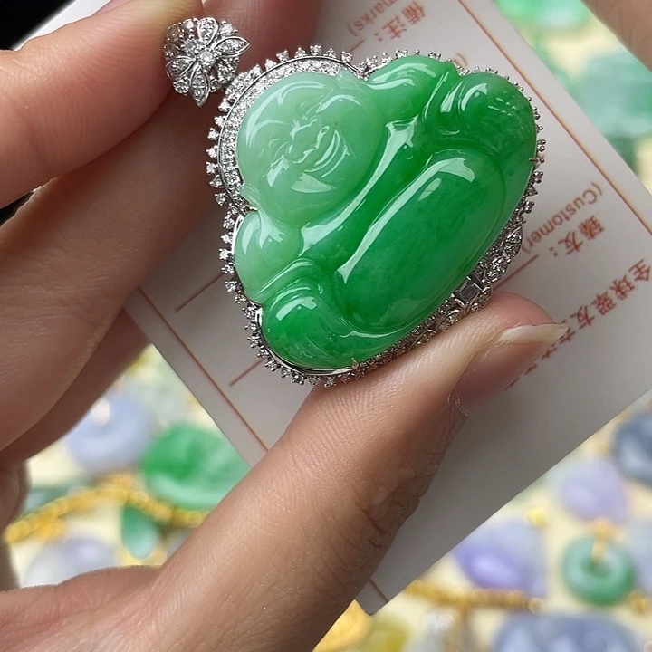 翡翠18K金镶嵌颈饰