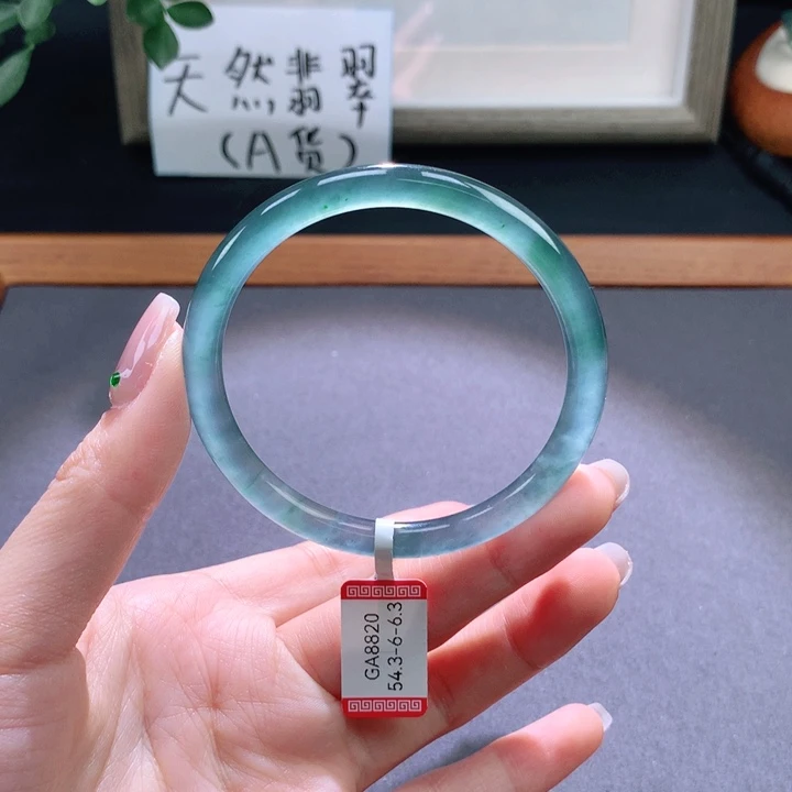 翡翠手镯未镶嵌天然翡翠手镯