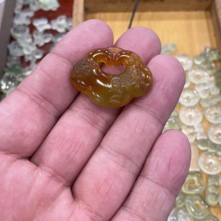 蛇纹石玉合金颈饰