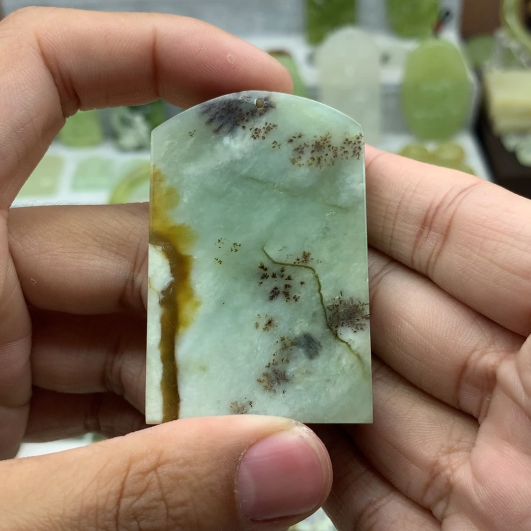 岫玉未镶嵌吊坠(不含链)