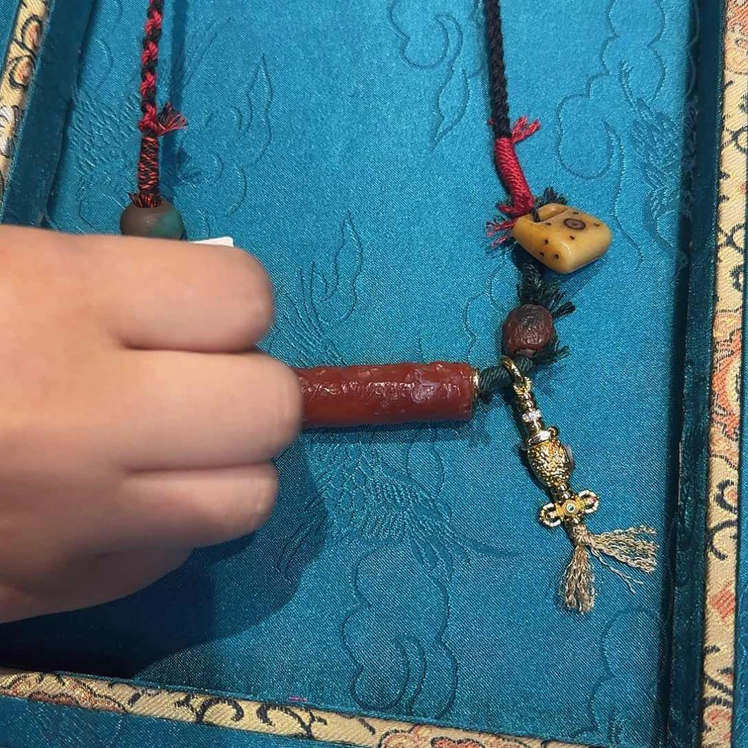 颈饰未镶嵌南红玛瑙