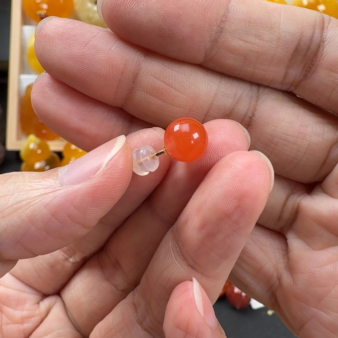 南红玛瑙18K金镶嵌耳饰南红