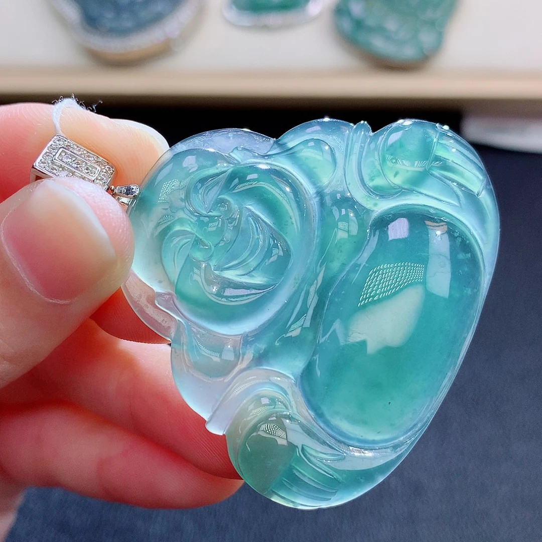 翡翠颈饰未镶嵌翡翠