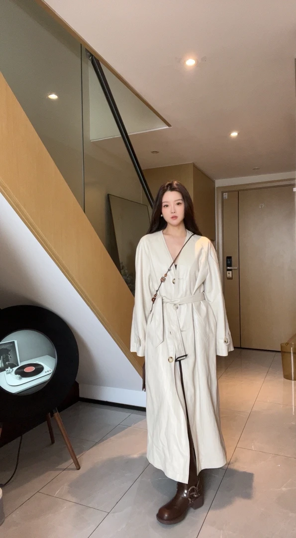 春季新款v领系带环保女装皮衣长款风衣长袖纯色显瘦气质大衣外套