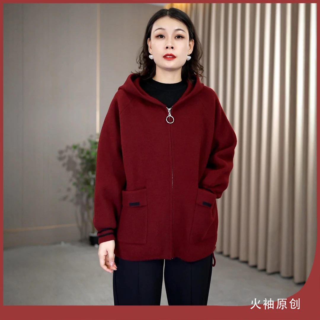 火袖G1974中老年妈妈装连帽短外套秋冬新款长袖气质时尚烫钻大衣