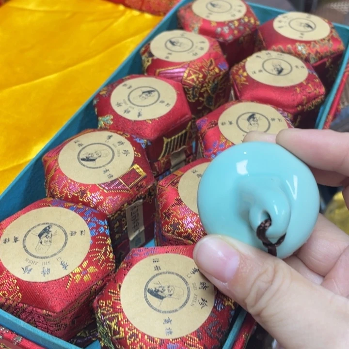 紫砂盖碗我们的目标是成为一个优秀
