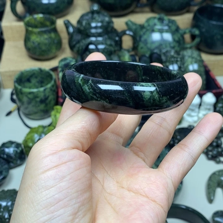 蛇纹石玉未镶嵌项链60口微瑕