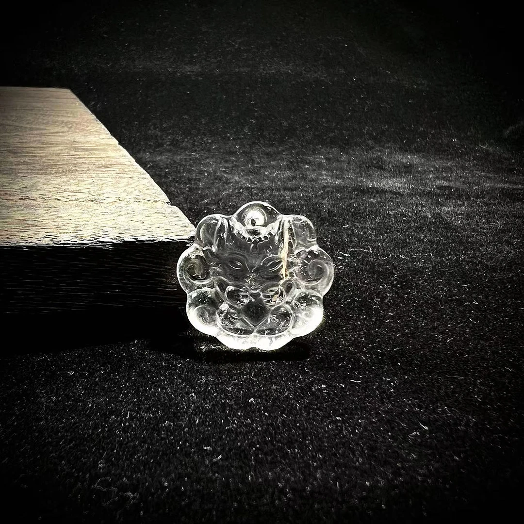 店铺S4257【貝勒爺】白水晶/雕刻/九尾/吊坠【多样性发其一】