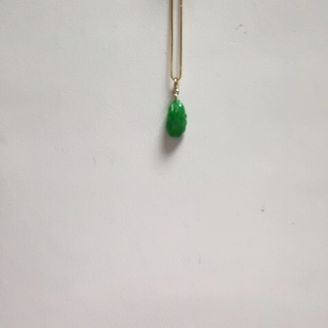 翡翠18K金镶嵌颈饰简单