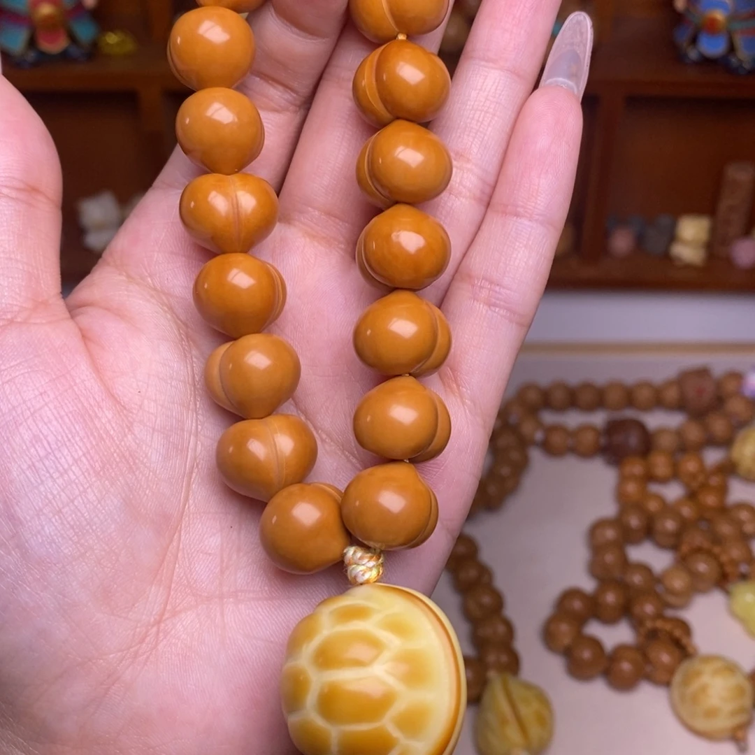 猴头核桃吊坠玻璃底柯基屁桃➕大富甲手持