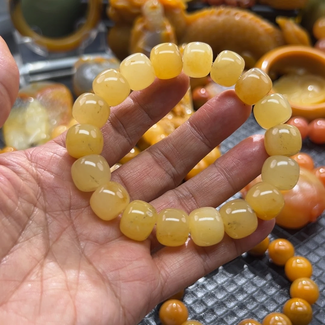 石英质玉未镶嵌颈饰