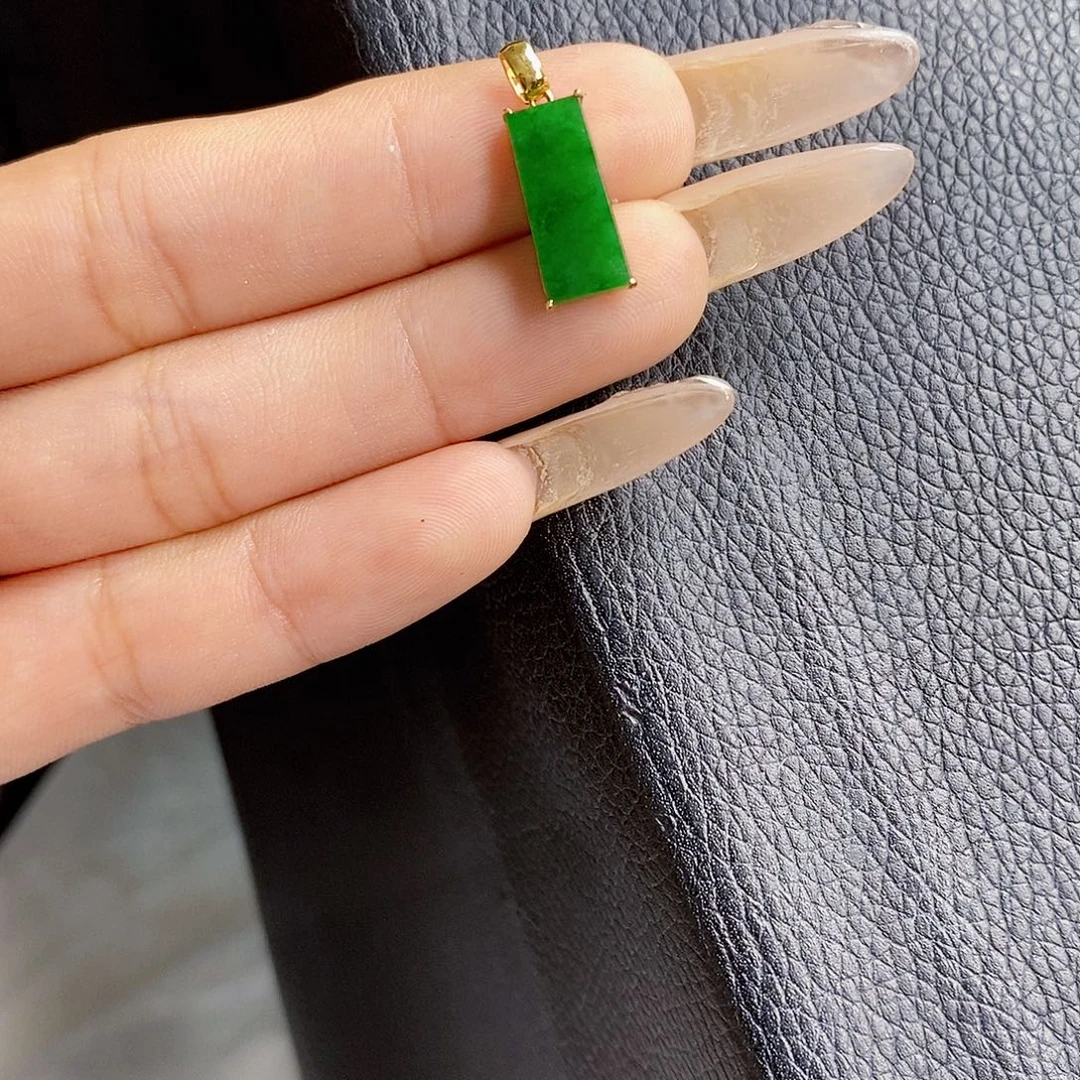 颈饰18K金镶嵌翡翠翡翠