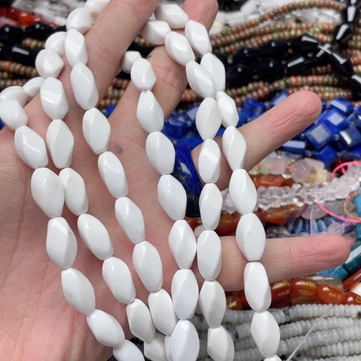 玛瑙/玉髓合金珠宝半成品一条8x16mm白玛瑙