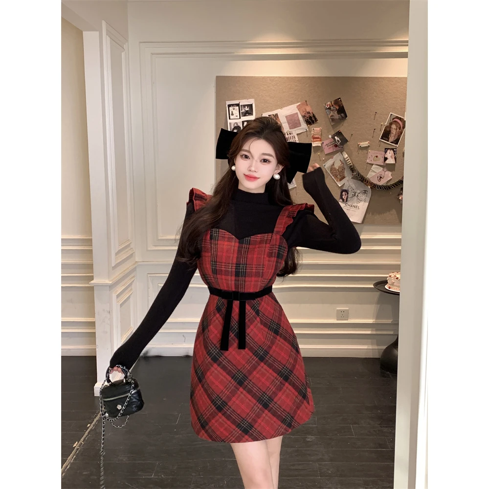 法式甜美红色格子背带连衣裙女冬装小香风收腰圣诞打底吊带两件套