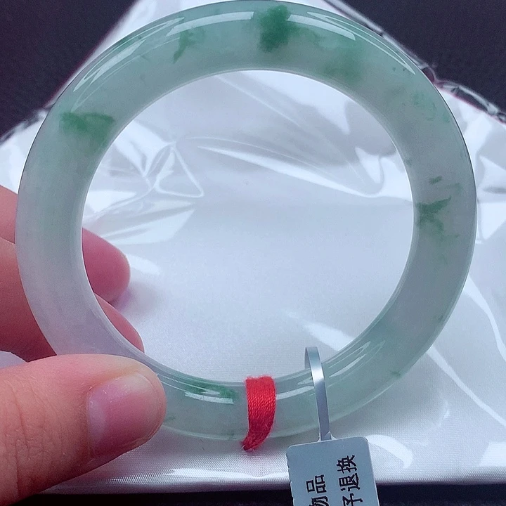 兔***子翡翠未镶嵌手镯天然缅甸翡翠A货