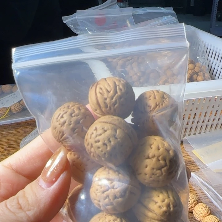 *****桃核吊坠盘锦大肌肉