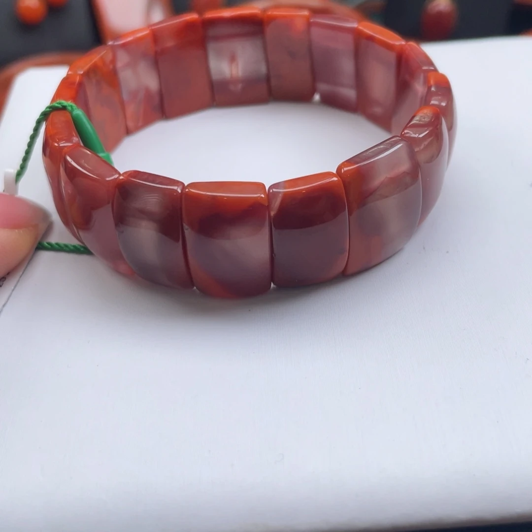 南红玛瑙未镶嵌川料南红牛血红手牌