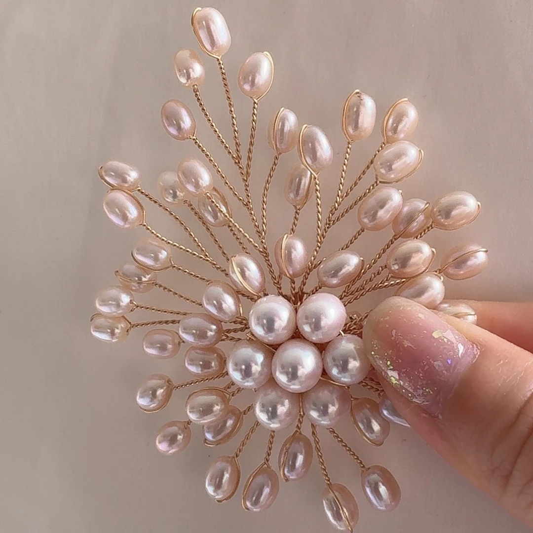 淡水珍珠胸饰合金静****4极光雪花胸针