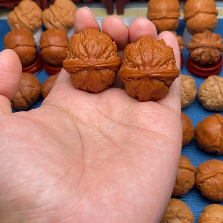 大***山文玩核桃把件胖头陀