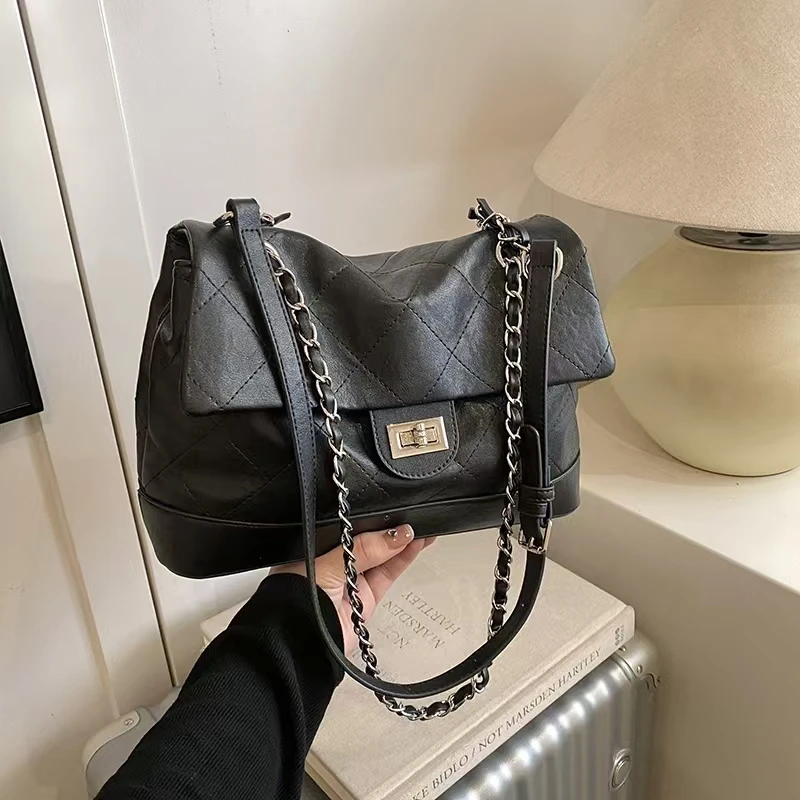 8100 黑色 （长28厘米高20厘米）时尚百搭包包（无礼盒）