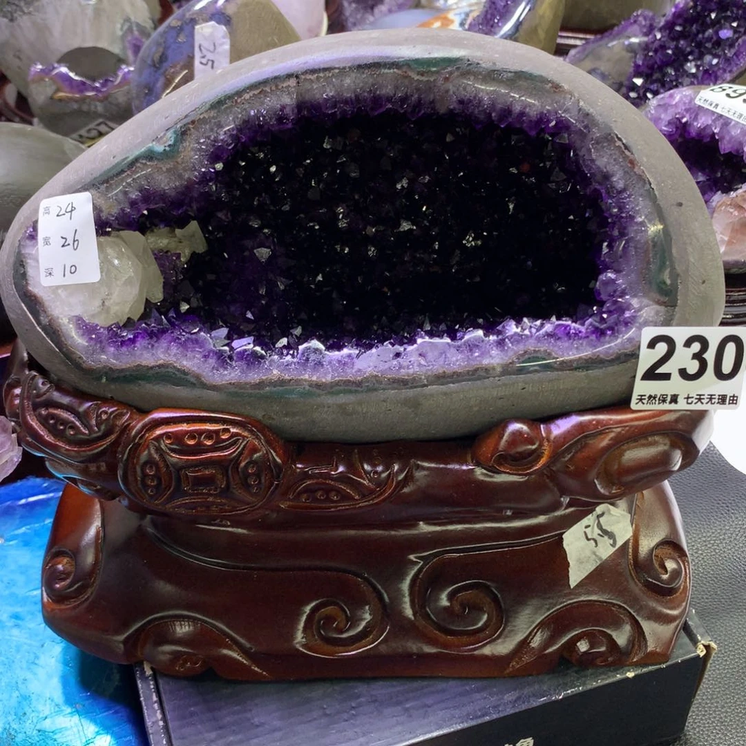 水晶摆件未镶嵌?**?