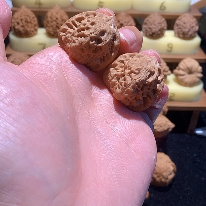 文玩核桃手把件白蛇谷