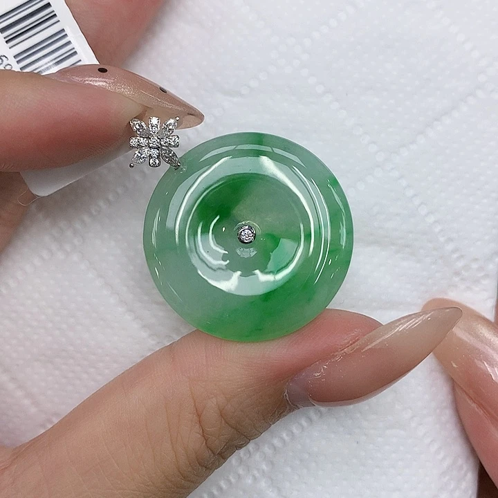 颈饰18K金镶嵌翡翠