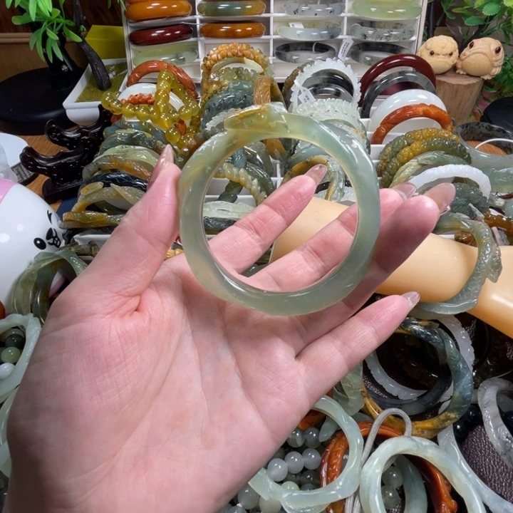 未镶嵌蛇纹石玉手镯