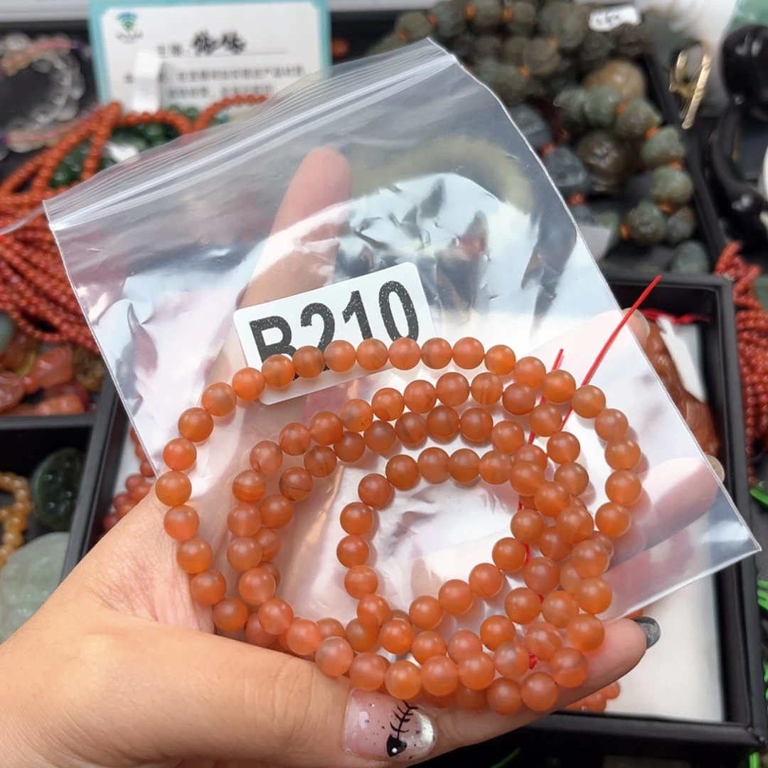 未镶嵌南红玛瑙珠宝奇石锦*?