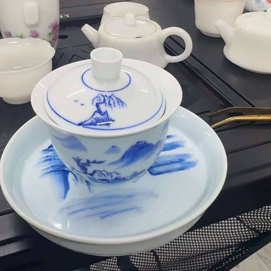 在***峰微瑕手绘三才大底座