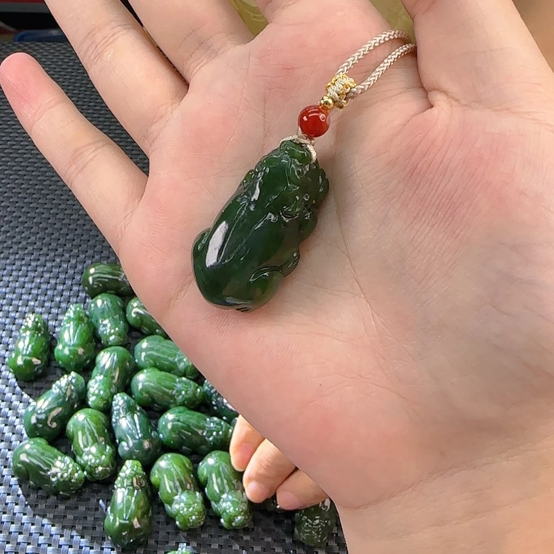 和田玉未镶嵌颈饰碧玉貔貅一个卡36