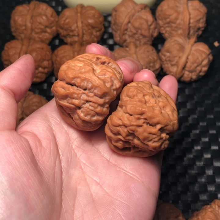 文玩核桃把件四开八腿39