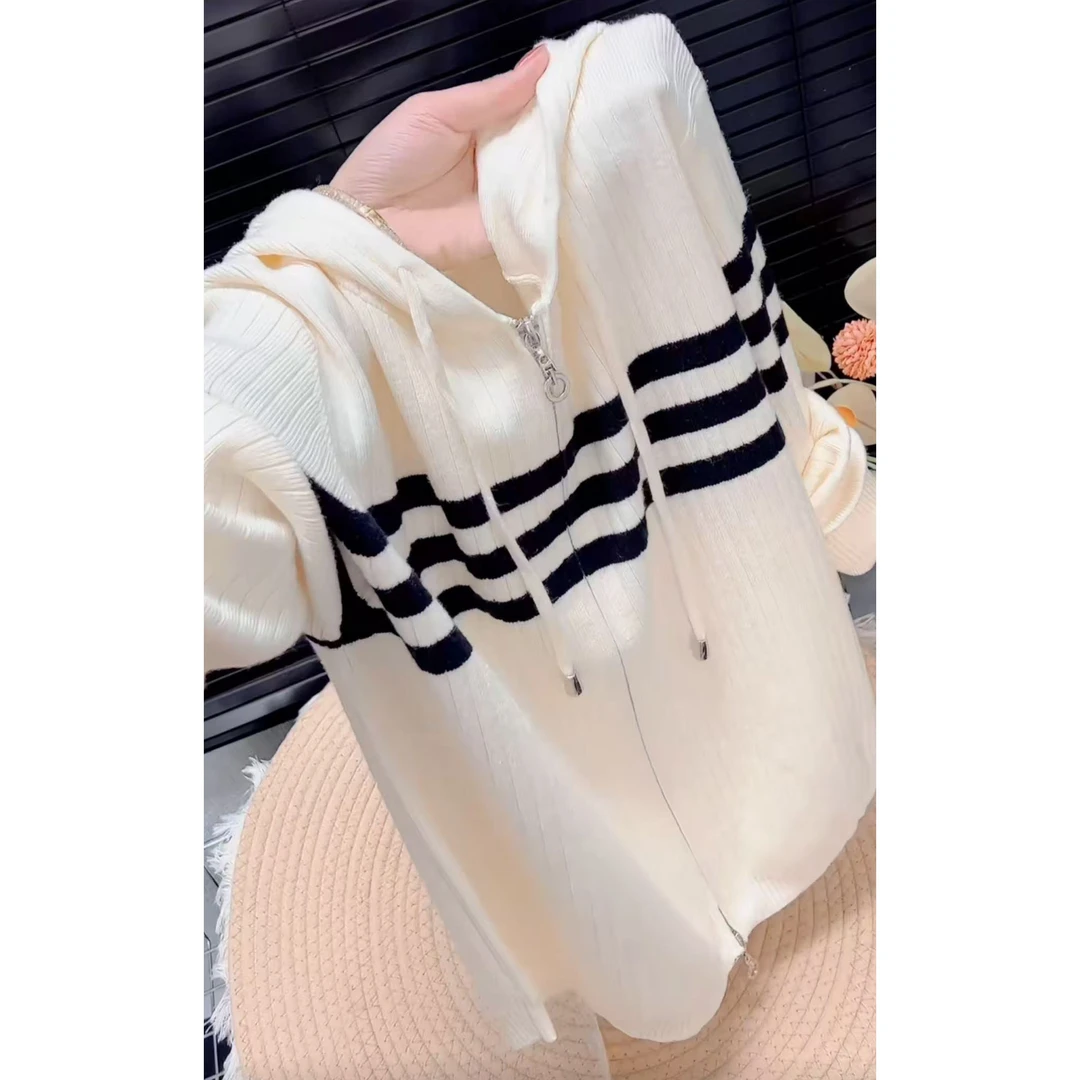 今年流行穿搭2025秋冬新款温柔风条纹连帽毛针织衫百搭款长袖上衣