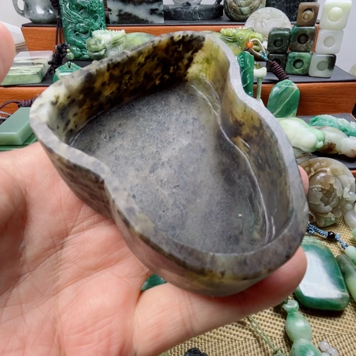 独山玉未镶嵌珠宝半成品