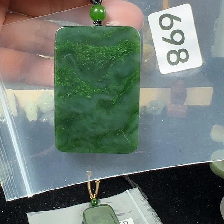 用***8和田玉未镶嵌颈饰