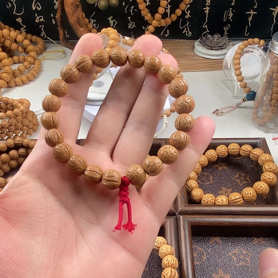 阳***，手串桃核111111111111111