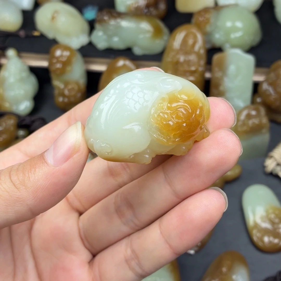 ****️和田玉（糖玉）未镶嵌颈饰